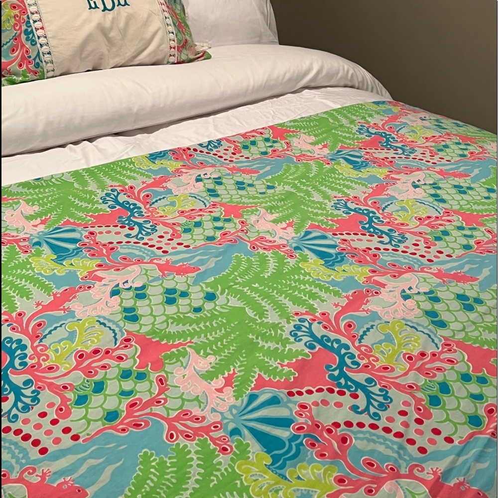 Lilly Pulitzer 3pc Bedding Checking In Pattern Queen